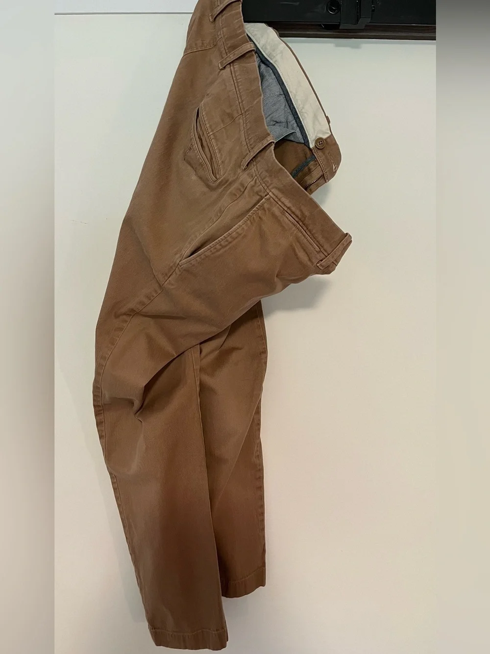 M J. Crew Stretch 484 | 32x30 | Slim Brown Chino Pants